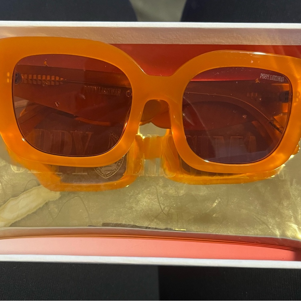 BRAND NEW Poppy Lissimen shades gorgeous gold accent design